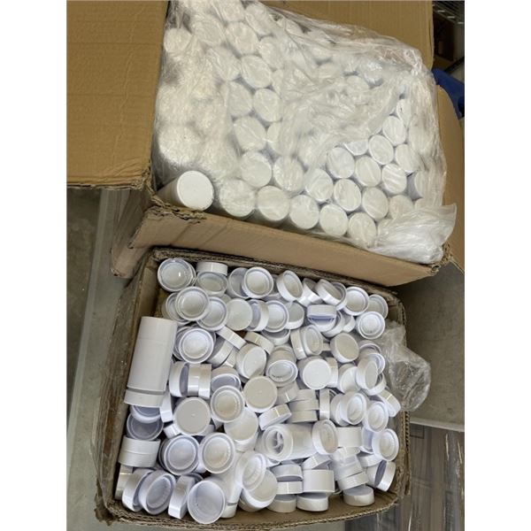 HUGE CASE OF NEW WHITE TWIST AND PUSH UP CONTAINERS WITH LIDS
