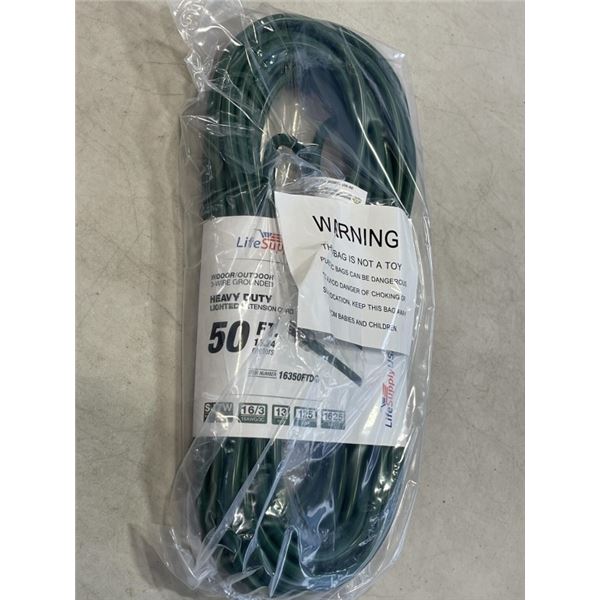 HEAVY DUTY 50 FT LIGHTED INDOOR / OUTDOOR 3-WIRE GROUNDED GREEN EXTENSION CORD. 16AWG/3C