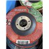 Image 3 : TRAY OF GRINDING WHEELS