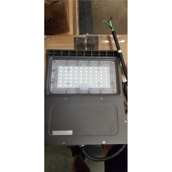 5 NEW EE LIGHTING LED AREA LIGHTS, 40K, MODEL 40K-90-SM SUITABLE FOR SECURITY, PARKING LOTS ETC, AND
