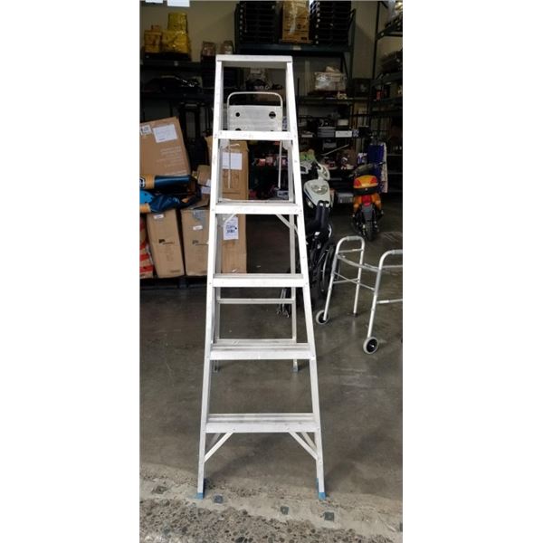 6 FOOT ALUMINUM LADDER