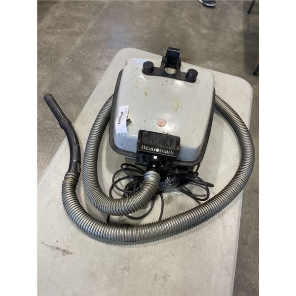 BEAUMARK VACUUM CLEANER