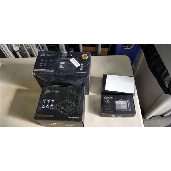 KLIM ITEMS INCLUDING RETRO CD PLAYER, CD-CASETTE PLAYER, PORTABLE CASETTE PLAYER AND FILM SCANNER