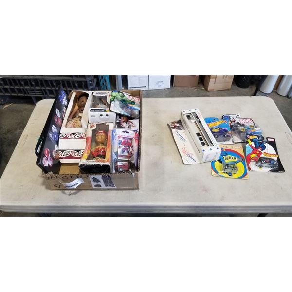LOT OF FIVE HOT WHEEL CARS INCLUDING TWO MARVEL PREMIUMS WITH OTHER COLLECTIBLES