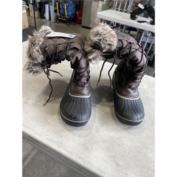 NEW DREAMPAIRS MENS BOOTS. SIZE 10