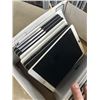 Image 3 : 14 APPLE IPADS. UNTESTED