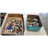 Image 1 : 2 TRAYS OF OF COLLECTIBLE AND ESTATE JEWELLERY