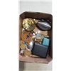 Image 3 : 2 TRAYS OF OF COLLECTIBLE AND ESTATE JEWELLERY