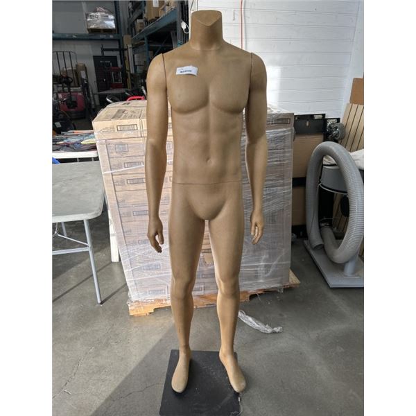 WOODEN MALE MANNEQUIN