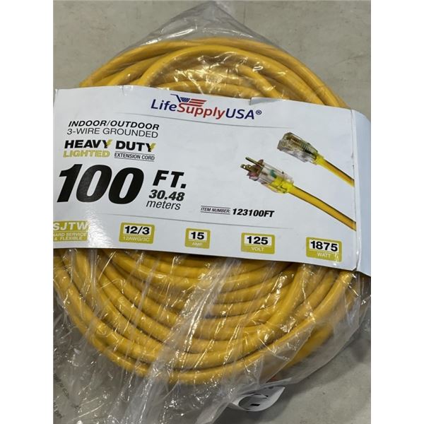 HEAVY DUTY 100 FT LIGHTED INDOOR / OUTDOOR 3-WIRE GROUNDED YELLOW EXTENSION CORD. 12AWG/3C