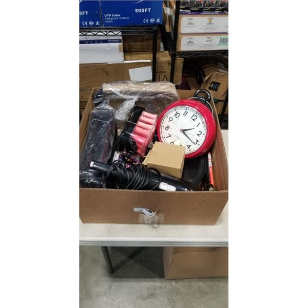BOX OF HOUSEHOLD ITEMS INCLUDING DASH FAMILY SKILLET, BISSELL MAGIC VAC, CONAIR COMPACT MULTI-SIZE H