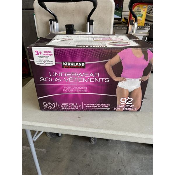 CASE OF KIRKLAND FOR WOMEN SIZE SMALL UNDERWEAR, 92 COUNT