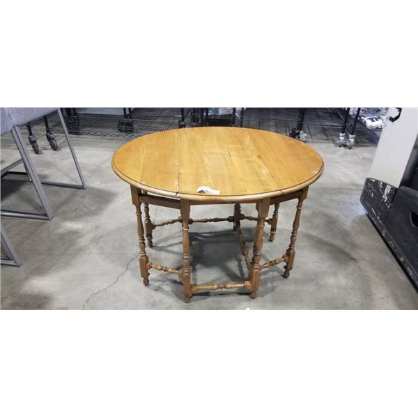 VINTAGE WALNUT DROP SIDE ROUND PARLOUR TABLE