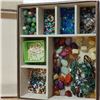 Image 1 : LARGE CASE W/ BEADS AND PEARLS