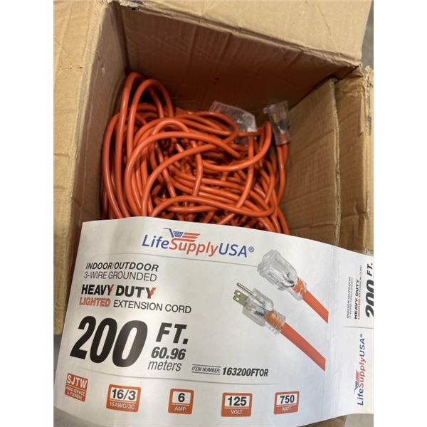 HEAVY DUTY 200 FT LIGHTED INDOOR / OUTDOOR 3-WIRE GROUNDED ORANGE EXTENSION CORD. 16AWG/3C