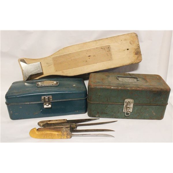 VINTAGE FISHERMANS TACKLE BOX/KNIVES/MISC