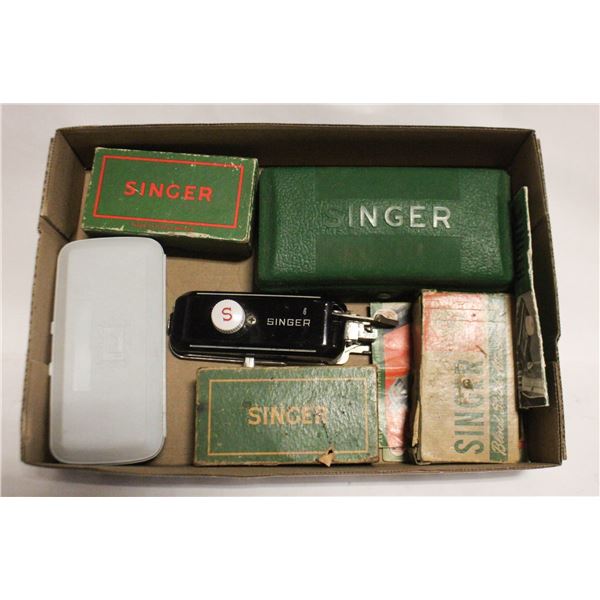 VINTAGE SINGER SEWING MACHINE BOXES