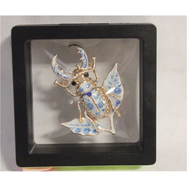 NEW SCARAB BEETLE BROOCH BLUE-WHITE