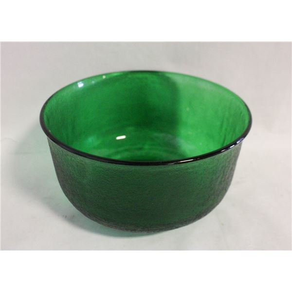 VINTAGE EMERALD GREEN GLASS BOWL
