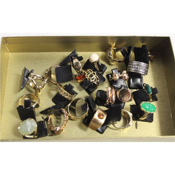 LOT OF 20 ESTATE RINGS