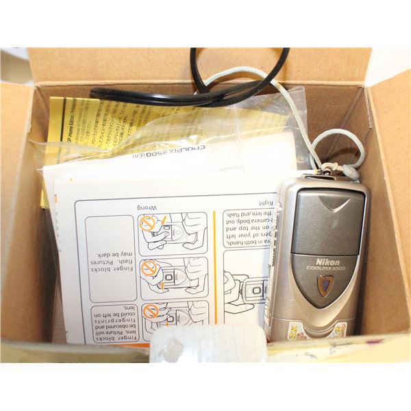 COOLPIX 3500 CAMERA- W/BATTERY/CHARGER & CASE