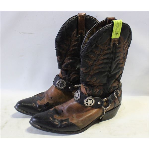 MENS BUILTRITE "SILVER REBEL" COWBOY BOOTS SZ 8.
