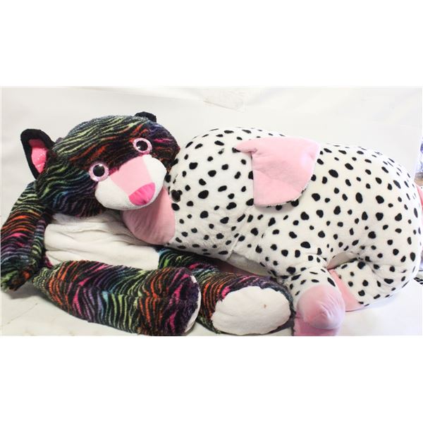 2 GIANT STUFF TOYS