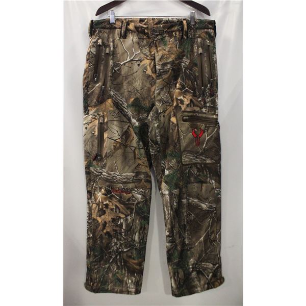 PAIR OF XL MEN'S BADLANDS BIO-THERMIC CAMO