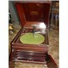 Image 1 : Victrola tabletop phonograph model VV-IXA