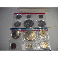 1975 MINT SET