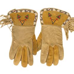 Plateau Beaded Gloves