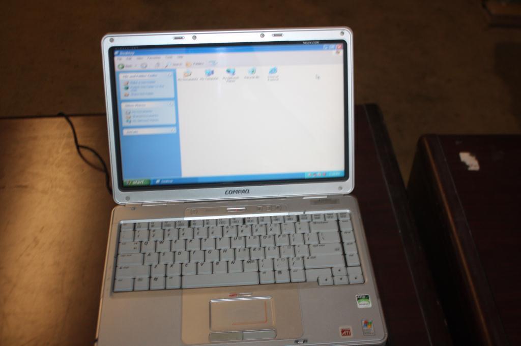 Compaq Laptop Windows xp ATI Graphics Comes W/