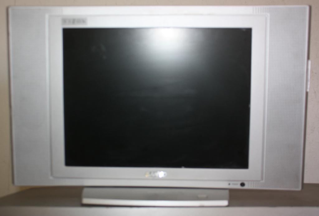 13" Sanyo Flat Screen Tv
