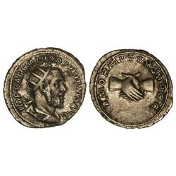 Antoniniano. Acuñada el 238 d.C. PUPIENO. Anv.: IMP. CAES. M. CLOD. PVPIENVS AVG. Busto radiado a de