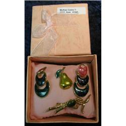 840. Costume Jewelry, Pair Earrings and Pendants.