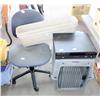 Image 2 : Plant Holder, Dog Kennel, radio & Chair