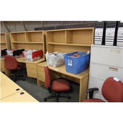 Oak 5' Desk With Matching Hutch