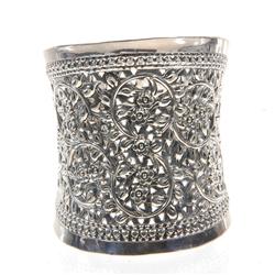 Beautiful handmade Nomadic Hilltribe expandable cuff bracelet; sterling silver; 71 grams 3"; floral 