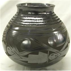 Mata Ortiz Black on Black Pot by Ortiz