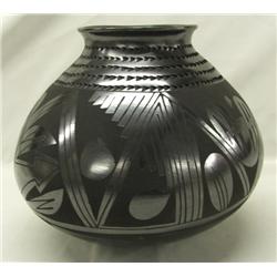 Mata Ortiz Black on Black by Ortiz