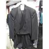 Image 1 : 3 Formal Suits