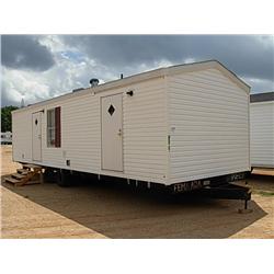 2004  SILVER CREEK 38' PARK MODEL