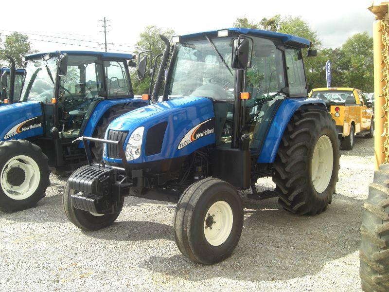 NEW HOLLAND TL100A 2 WHEEL DRIVE FARM TRACTOR,