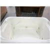 Image 2 : Whirlpool Tub