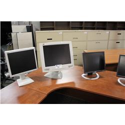 Lot Of 4 Lcd Monitors