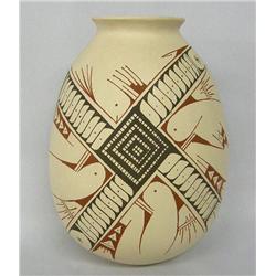 Mata Ortiz Pottery Jar by Rosa Gaona