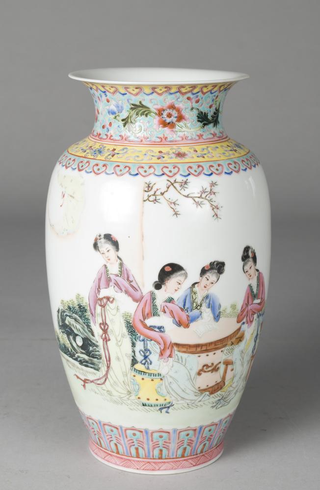 Chinese Qianlong Nian Zhi Famille Rose Vase