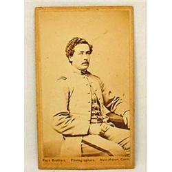 ANTIQUE CDV PHOTO OF CIVIL WAR SOLDIER IN UNIFORM