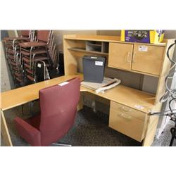 Maple Corner Desk W/Hutch