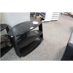 Glass 3 Tiere T.V. / A.V. Stand